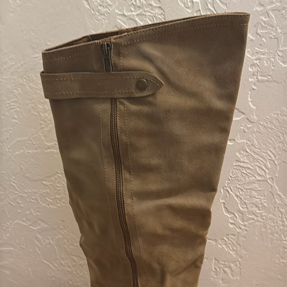 Taupe Brown Knee High Boot Combat Riding Size 10 Shoe Dazzle Neely‎ New Casual - Picture 4 of 9